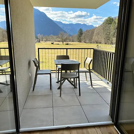 Soca Valley Apartmán *